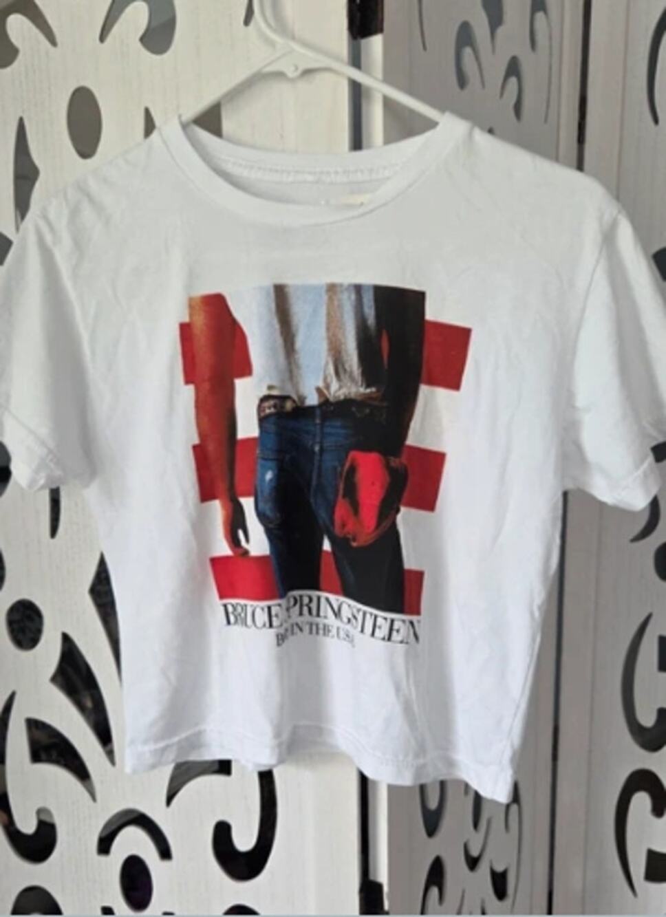 Bruce Springsteen Born in the USA Crop T-Shirt NWT White Album Tracklist Size XL